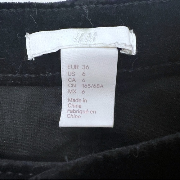 H&M Velvet Skirt (size 6) - Picture 3 of 3